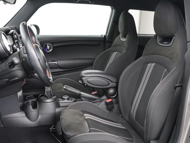Mini COOPER 1.5 Cooper | Harman/Kardon | Carplay | Sportstoelen | Full LED | Navigatie | Climate control | Park Assist | Cruise control | Getint glas