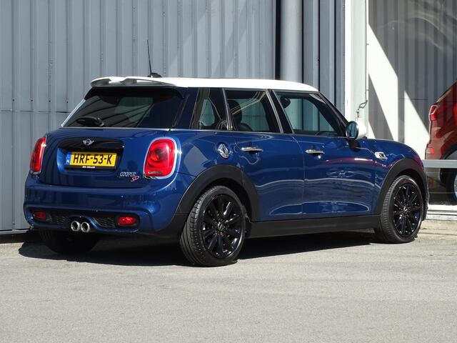 Mini COOPER Mini 2.0 SD Chili Serious Business Automaat | LED | Leder | Pano
