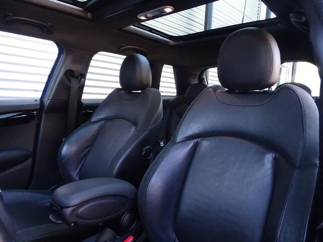 Mini COOPER Mini 2.0 SD Chili Serious Business Automaat | LED | Leder | Pano