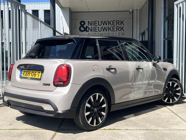 Mini COOPER Mini 1.5 MINI Yours | AUTOMAAT | LEDER | CAMERA | CARPLAY/ANDROID | NAVI | CRUISE CONTROL | PDC | CLIMATE CONTROL | STOELVERWARMING | LMV 17'' | KEYLESS | DAB | LED | BLUETOOTH