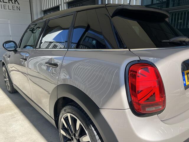 Mini COOPER Mini 1.5 MINI Yours | AUTOMAAT | LEDER | CAMERA | CARPLAY/ANDROID | NAVI | CRUISE CONTROL | PDC | CLIMATE CONTROL | STOELVERWARMING | LMV 17'' | KEYLESS | DAB | LED | BLUETOOTH