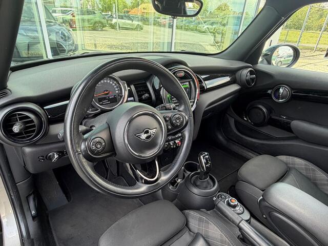 Mini COOPER Mini 1.5 Pepper | Panoramadak | Cruise Control | Apple Carplay | Navigatie | Climate Control | NAP | Dealer Onderhouden | Keyless | Automaat