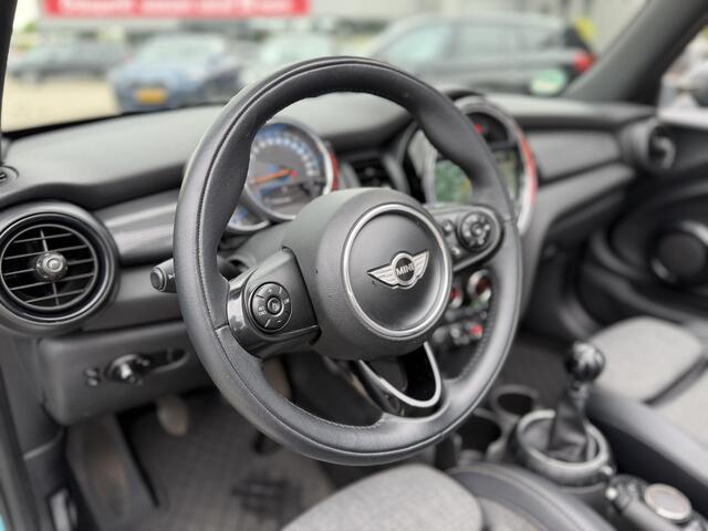 Mini COOPER Mini Cabrio 1.5 136 PK Chili Wired Pakket LED Navi Pro PDC Union Jack Dak Stoelverwarming DAB Keyless Entry