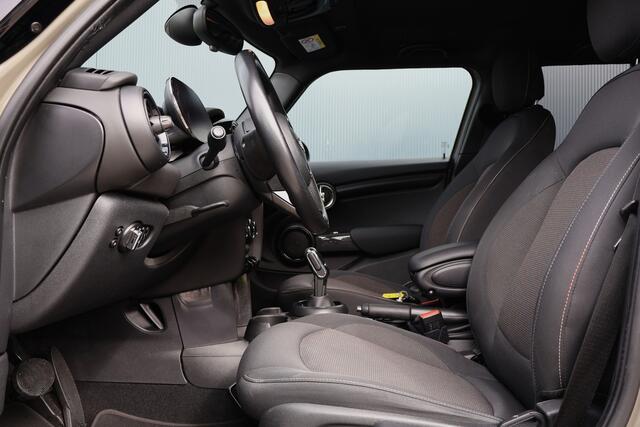 Mini COOPER Mini 1.5 Automaat | 136pk | Apple Carplay / Android Auto | Digitale tellers | Keyless Entry | LED | Climate Control