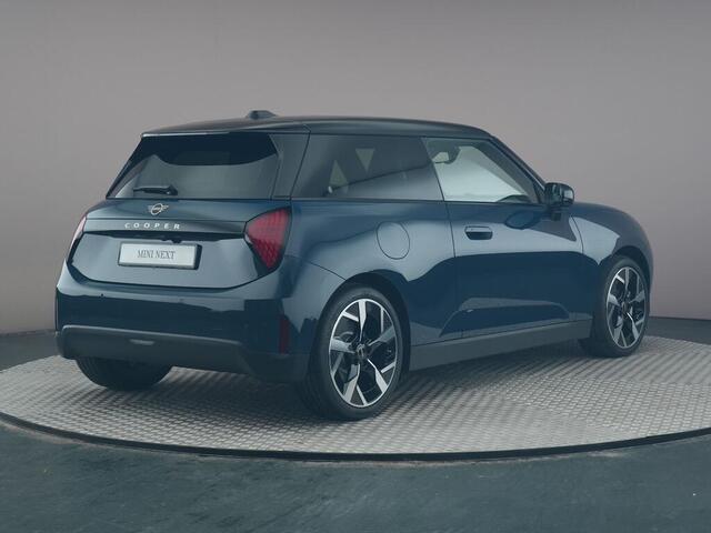 Mini COOPER Mini E Favoured L 40.7 kWh SEAF | Panoramadak | 360 Camera | Stuur/stoelverwarming | Head-Up Display