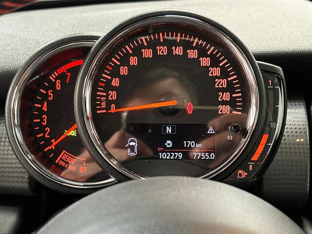 Mini COOPER Mini 1.5 Serious Business | Panoramadak | John Cooper Works | Parkeersensoren achter | 18 inch | NL auto |