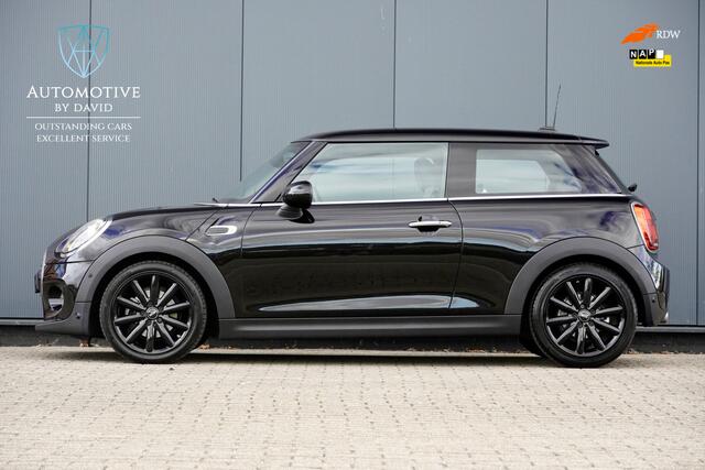Mini COOPER Hatchback 1.5 136 pk SERIOUS BUS CHILI AUTOMAAT / HARMAN KARDON / HEAD-UP DISPLAY / NAVIGATIE GROOT / APPLE CARPLAY / KEYLESS ENTRY / 17 INCH LMV / LED / STOELVERWARMING
