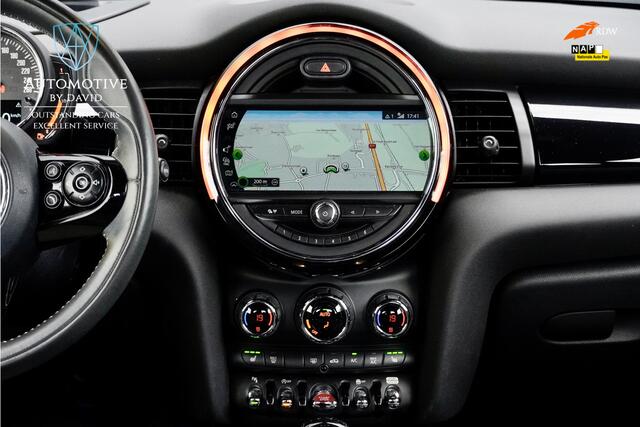 Mini COOPER Hatchback 1.5 136 pk SERIOUS BUS CHILI AUTOMAAT / HARMAN KARDON / HEAD-UP DISPLAY / NAVIGATIE GROOT / APPLE CARPLAY / KEYLESS ENTRY / 17 INCH LMV / LED / STOELVERWARMING