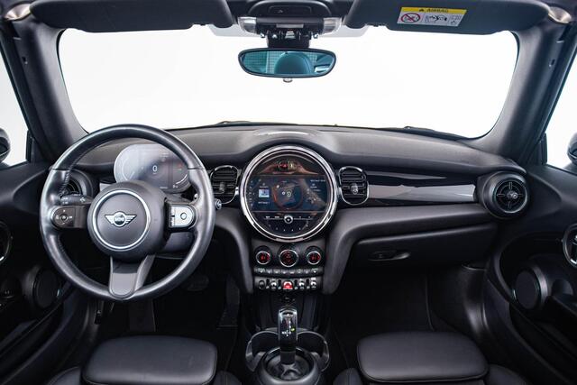 Mini COOPER Mini Cabrio 1.5 MINI Yours Binnenlichtpakket - Cruise Control - Stuurwielverwarming - Driving Assistant - Radio MINI Visual Boost - Comfort Access - Elektrisch verwarmbare voorstoelen - Achteruitrijcamera -