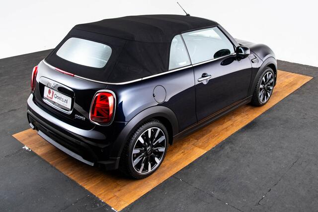 Mini COOPER Mini Cabrio 1.5 MINI Yours Binnenlichtpakket - Cruise Control - Stuurwielverwarming - Driving Assistant - Radio MINI Visual Boost - Comfort Access - Elektrisch verwarmbare voorstoelen - Achteruitrijcamera -