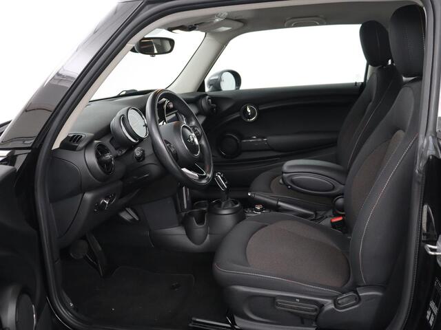 Mini COOPER 1.5 Cooper | Automaat | 87.100km NAP | Carplay | Navigatie | Cruise control | Bluetooth | Airco | Lichtmetalen velgen