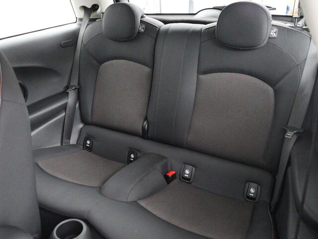 Mini COOPER 1.5 Cooper | Automaat | 87.100km NAP | Carplay | Navigatie | Cruise control | Bluetooth | Airco | Lichtmetalen velgen