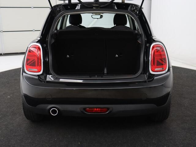 Mini COOPER 1.5 Cooper | Automaat | 87.100km NAP | Carplay | Navigatie | Cruise control | Bluetooth | Airco | Lichtmetalen velgen