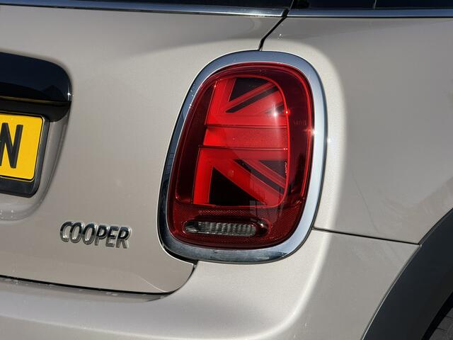Mini COOPER Mini 1.5 | Camden Ed. | Getint Glas | PDC | Driv. Ass. | Navi