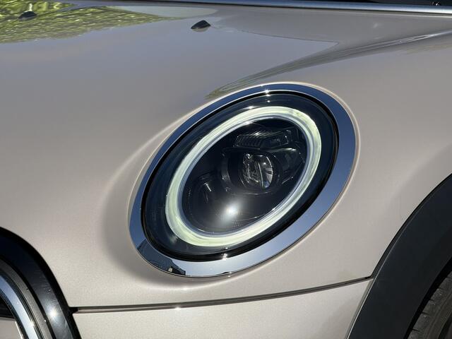 Mini COOPER Mini 1.5 | Camden Ed. | Getint Glas | PDC | Driv. Ass. | Navi