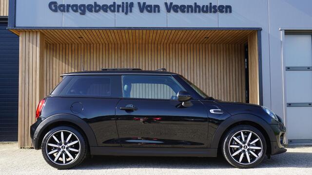 Mini COOPER 1.5 136pk Chili 3Drs Pano.Dak *Black Optik* Sportstoelen LED *Union Jack* 17inch LM 79885km!