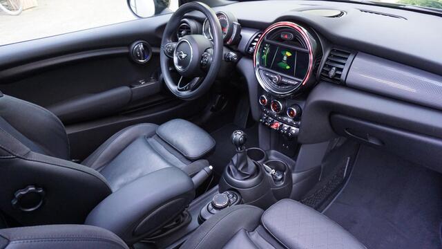 Mini COOPER 1.5 136pk Chili 3Drs Pano.Dak *Black Optik* Sportstoelen LED *Union Jack* 17inch LM 79885km!
