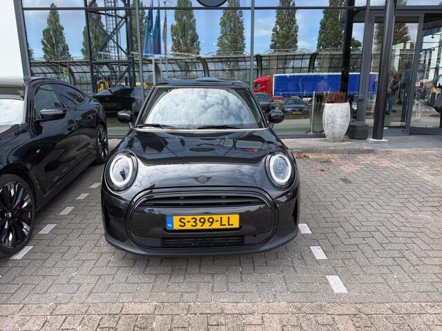Mini COOPER 3-deurs Classic | Piano Black Exterior | Ant. Hemel | PDC |