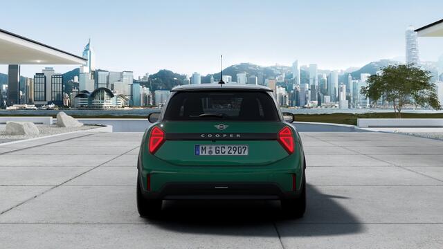 Mini COOPER 3-deurs 1.5 C Favoured 157 pk Pakket L | Harman Kardon | 360 graden camera | Sportstoelen |