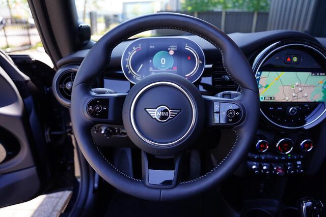 Mini COOPER Cabrio 1.5 / Harman Kardon / NL-Auto / 17 Inch