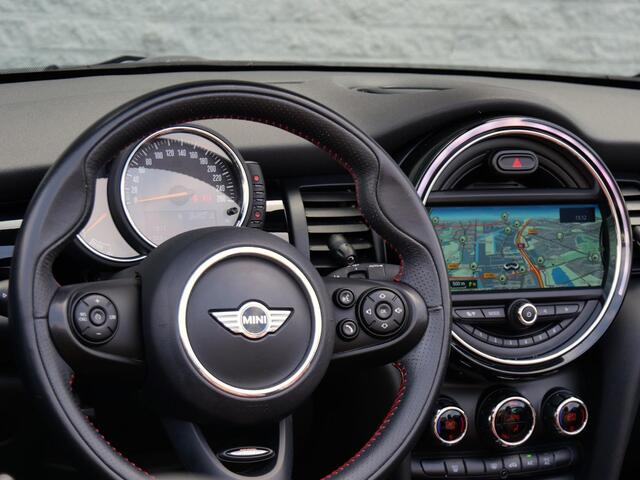 Mini COOPER Cabrio 1.5 CAMERA/ H&K AUDIO/ BRITISH RACING GREEN MET BRUIN LEDER!!