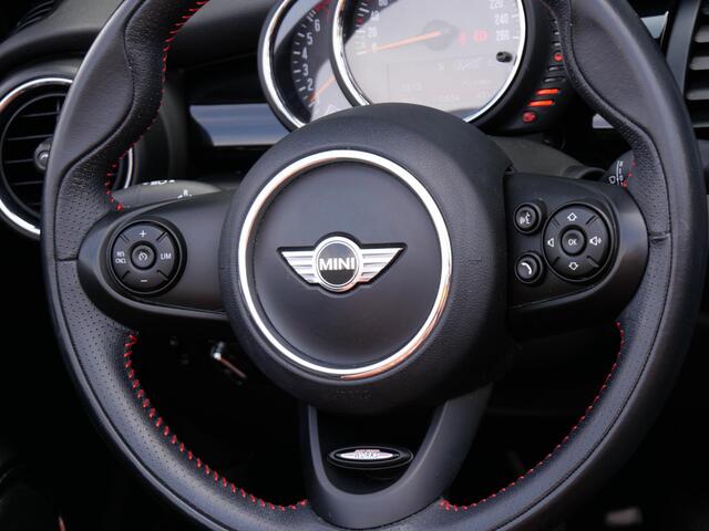 Mini COOPER Cabrio 1.5 CAMERA/ H&K AUDIO/ BRITISH RACING GREEN MET BRUIN LEDER!!