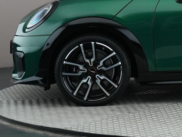 Mini COOPER 3-Deurs 1.5 C John Cooper Works 157 pk Pakket M | Comfort Access | Panoramadak | Grootlichtassistent