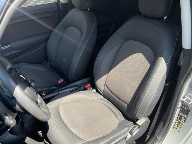 Mini COOPER Hatchback 3 deurs / Airconditioning / Elektrisch Pakket / DAB / 16 Inch / Chrome Line