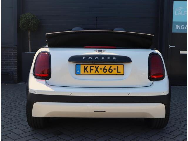 Mini COOPER Cabrio 2.0 C Favoured | HUD | Camera | Carplay | Leer | Stoel en Stuurverwarming | 18 Inch