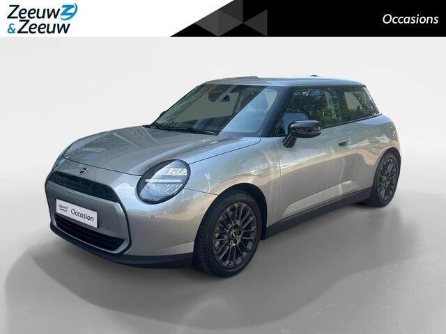 Mini COOPER 3-Deurs E Essential 40.7 kWh | Climate | Cruise | Camera | LM Velgen | Apple cp Android auto |