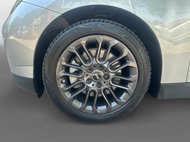 Mini COOPER 3-Deurs E Essential 40.7 kWh | Climate | Cruise | Camera | LM Velgen | Apple cp Android auto |