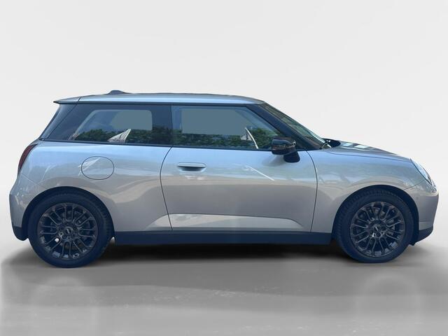 Mini COOPER 3-Deurs E Essential 40.7 kWh | Climate | Cruise | Camera | LM Velgen | Apple cp Android auto |