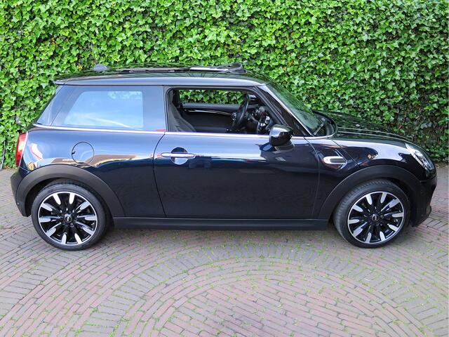 Mini COOPER 1.5 Cooper Chili F56 LCI aut. NL-auto, Pano, A.camera, HK, Apple CP, 17"