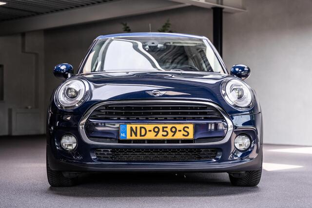 Mini COOPER 5-Deurs 1.5 Chili Business