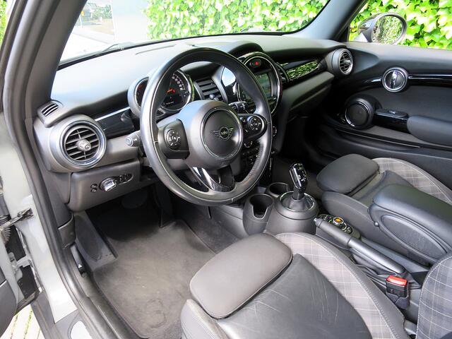 Mini COOPER 1.5 Chili F56 LCI automaat NL-auto, LED, Navi, Keyless AppleCP, 17"