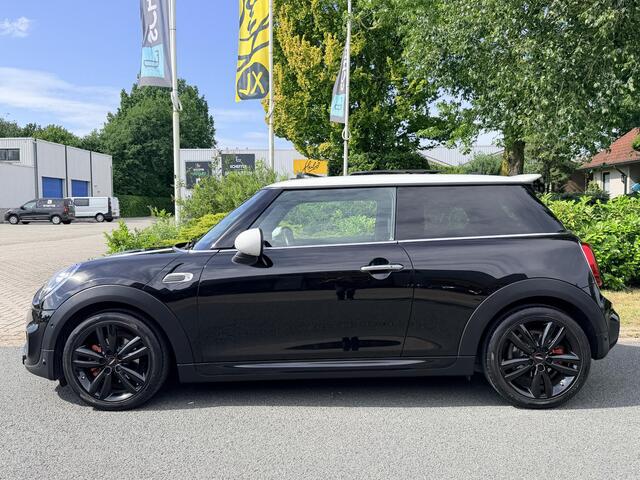 Mini COOPER 1.5 AUT 136PK JCWoSchaalstoelenoPano