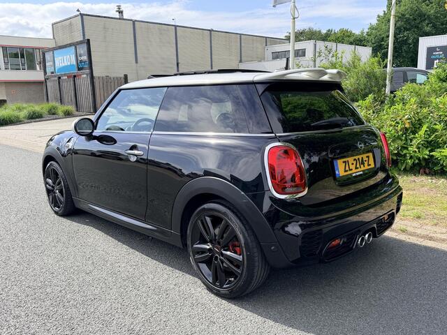 Mini COOPER 1.5 AUT 136PK JCWoSchaalstoelenoPano