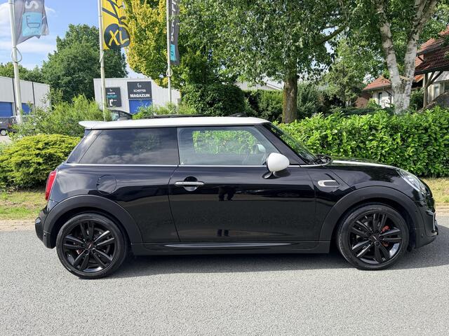 Mini COOPER 1.5 AUT 136PK JCWoSchaalstoelenoPano