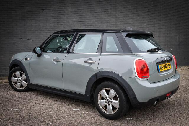 Mini COOPER 5-Deurs 1.5 Salt Business Net binnen-Nu al te bezichtigen