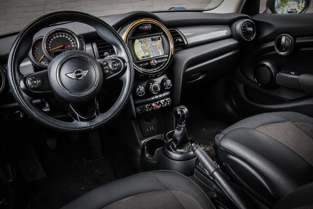 Mini COOPER 5-Deurs 1.5 Salt Business Net binnen-Nu al te bezichtigen
