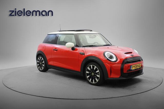 Mini COOPER Electric Yours 33 kWh - Panorama, Carplay, Leer, Cruise, Stoelverw.