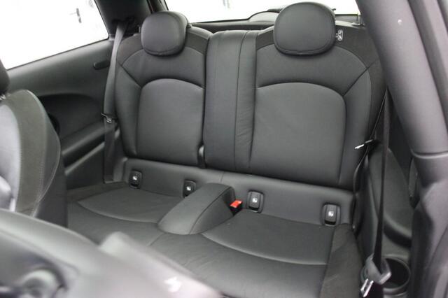 Mini COOPER Electric Yours 33 kWh - Panorama, Carplay, Leer, Cruise, Stoelverw.