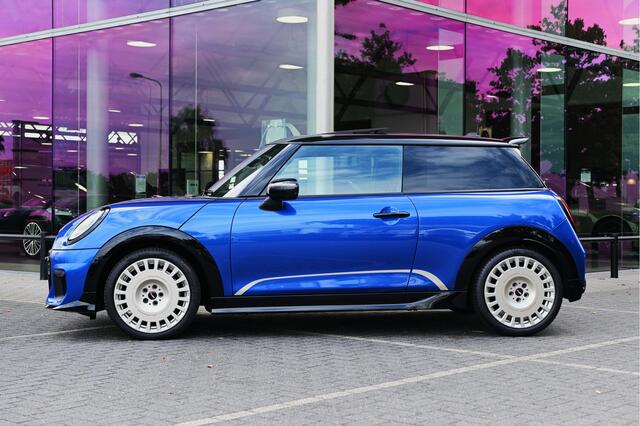 Mini COOPER Hatchback C Automaat / John Cooper Works / Pakket L / 18" JCW Rallye Spoke Gold