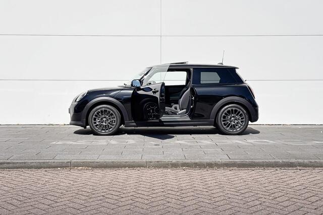 Mini COOPER 3-deurs 1.5 C Classic L | 17 Inch U-Spoke grey
