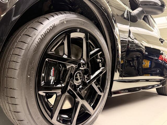 Mini COOPER 3-Deurs 1.5 C John Cooper Works | Achteruitrijcamera | Apple Carplay | Sportstoelen