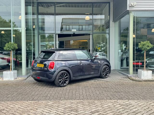 Mini COOPER 3-Deurs 1.5 60 Years Edition Pano / H&K Audio / Leer / Head-up / LED / Clima / Cruise