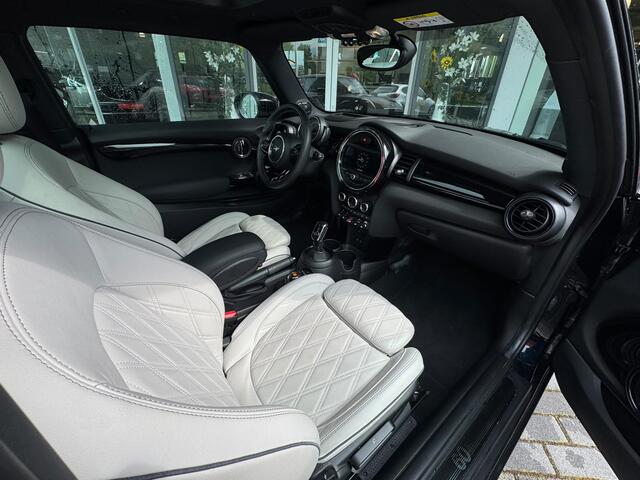 Mini COOPER 3-Deurs 1.5 60 Years Edition Pano / H&K Audio / Leer / Head-up / LED / Clima / Cruise