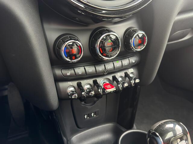 Mini COOPER 3-Deurs 1.5 60 Years Edition Pano / H&K Audio / Leer / Head-up / LED / Clima / Cruise