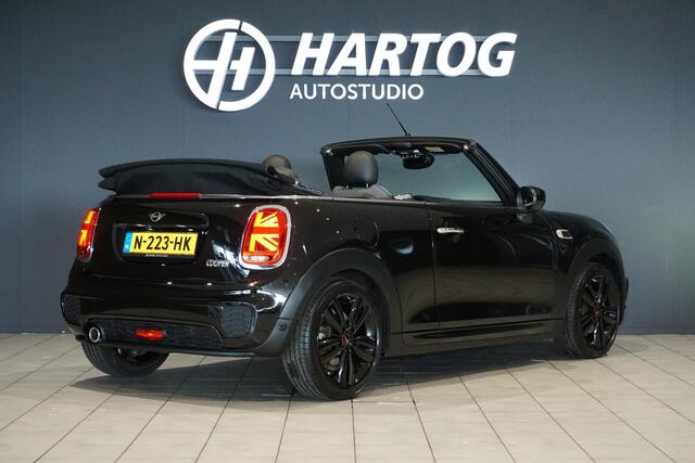 Mini COOPER Cabrio 1.5 Sidewalk Edition JCW + CAMERA / APPLE CARPLAY / STOELVERWARMING