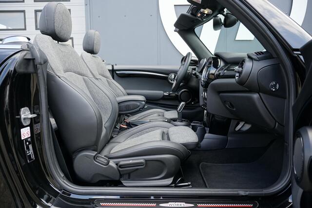 Mini COOPER Cabrio 1.5 Sidewalk Edition JCW + CAMERA / APPLE CARPLAY / STOELVERWARMING